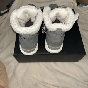 Sorel Unisex Adult Gray and White Cozy Boots